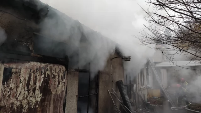 Tczew - Pożar w Czatkowach. Na miejscu 7 zastępów straży [WIDEO]