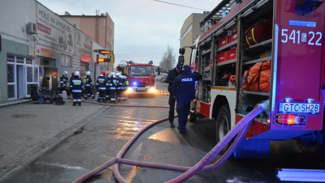 Tczew - Pożar na Jagiellońskiej 55. Na miejscu 8 zastępów straży [AKTUALIZACJA]