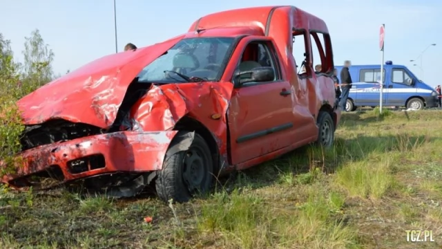 Tczew - Wypadek w Pelplinie - "Kierowca busa nie ustąpił pierwszeństwa"