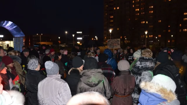 Tczew - Gorąco na Czarnym Proteście. Narodowcy usiłowali zakłócić kobiecą pikietę