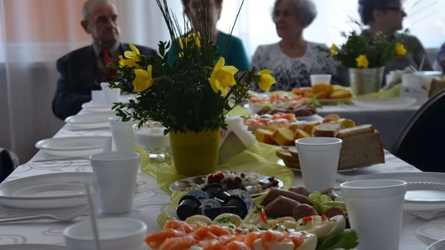 Tczew - Mieszkańcy Suchostrzyg spotkali się na wielkanocnym śniadaniu