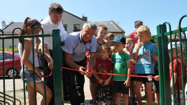 Tczew - Nowy plac zabaw w Dąbrówce
