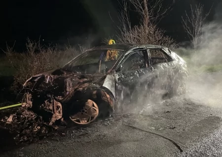 Tczew - Elektryczne auto stanęło w płomieniach. Konieczna była interwencja straży