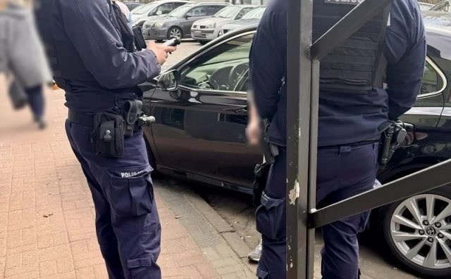 Tczew - Dobre rozpoznanie i szybka reakcja - dwóch poszukiwanych zatrzymanych w 30 minut