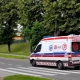 Tczew - Załoga śmieciarki znalazła nieprzytomną kobietę. Natychmiast udzielili pomocy