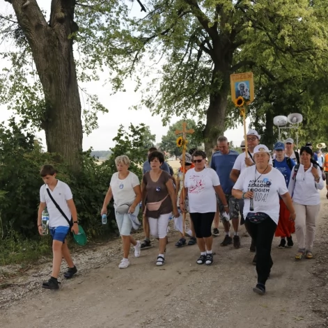 Tczew - Tczewska pielgrzymka wyruszyła na Jasną Górę