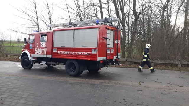 Tczew - 11 strażackich interwencji i 7 kolizji po załamaniu pogody
