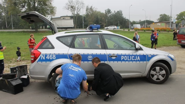 Tczew - Dobry uczynek tczewskich pielgrzymów. Pomogli policjantom