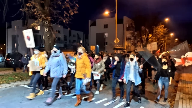 Tczew - Tczewianki i tczewianie ponownie wyszli na ulice #StrajkKobiet (WIDEO)