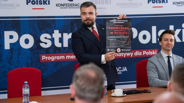 Tczew - Konfederacja w Tczewie - Krzysztof Bosak, Michał Urbaniak i Rafał Buca wypełnili salę