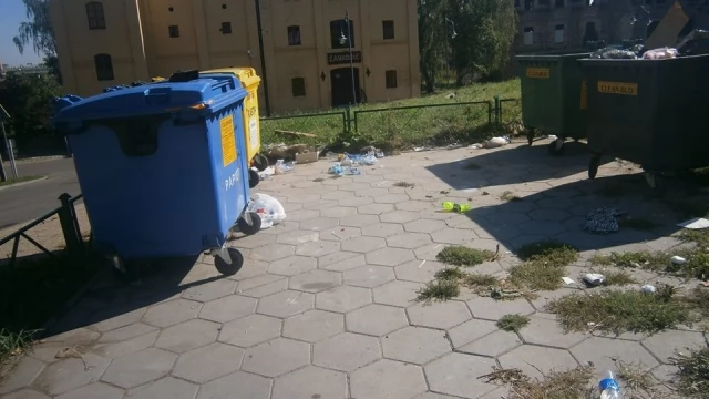 Tczew -  ZUK bierze na celownik podrzucających śmieci. Reaguj, jak widzisz!