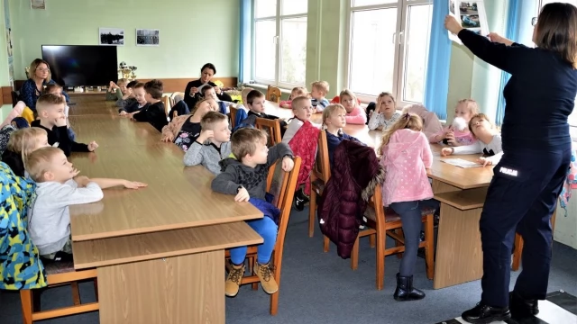 Tczew - Przedszkolaki z wizytą na komendzie