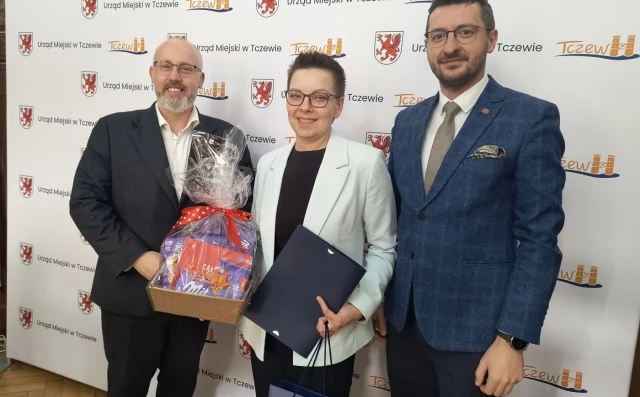 Tczew - Siedziała za kółkiem autobusu, gdy dwóch rzuciło się na jednego. Choć pojazd był pełen, zareagowała tylko ona