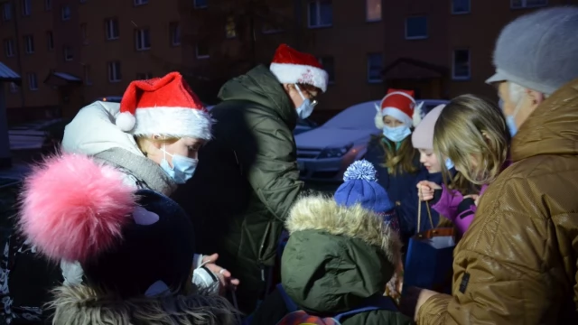 Tczew - Świątecznie na Suchostrzygach. Były prezenty i choinka
