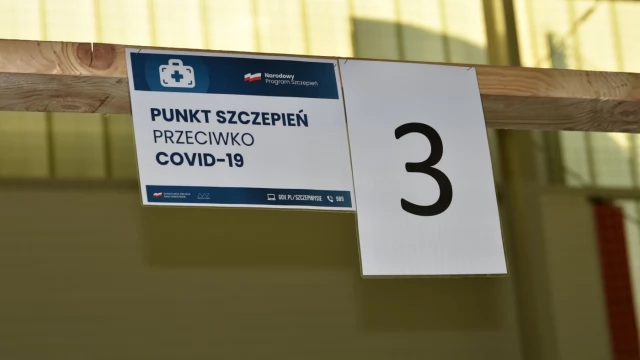 Tczew - Od poniedziałku (26.04) ruszają masowe szczepienia w hali "ósemki"