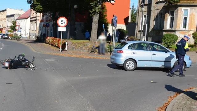 Tczew - Policjanci pracowali na miejscu wypadku w Pelplinie