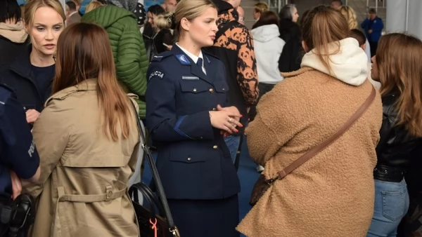 Tczew - Tczewskie Targi Pracy z udziałem policjantek
