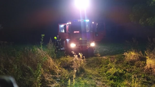 Tczew - Pożar śmieci w Dalwinie. Okazało się, że to nielegalne składowisko