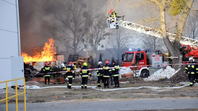 Tczew - Poważny pożar w Zajączkowie Tczewskim. Kilkanaście zastępów straży na miejscu
