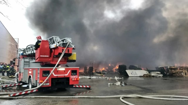 Tczew - Poważny pożar w Zajączkowie Tczewskim. Kilkanaście zastępów straży na miejscu