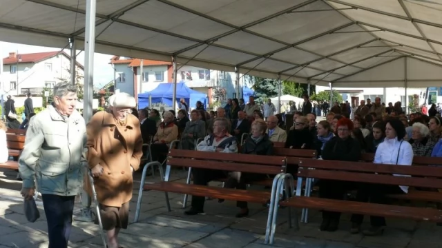 Tczew - Konsekracja kościoła pw. św. Franiciszka na 25-lecie parafii