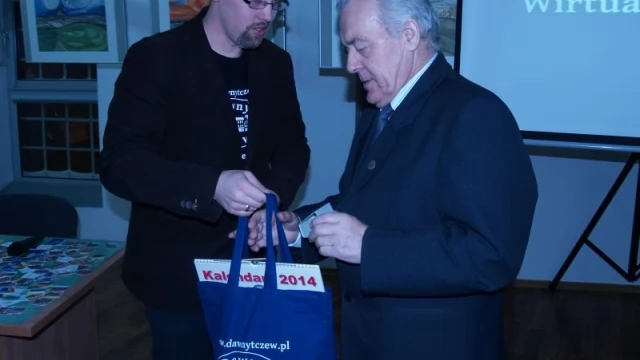 Tczew - Dawny Tczew ma już trzy lata. Wczoraj świętowali przy torcie i oranżadzie 