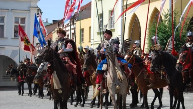 Tczew - Gniew. Dziesięć lat z husarią