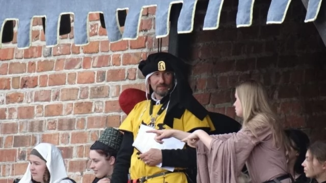 Tczew - Pełne pasji rycerskie pojedynki na kopie i maczugi w Gniewie