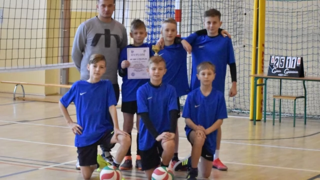 Tczew - Powiatowe Igrzyska Dzieci w Piłce Siatkowej "Dwójek" Chłopców