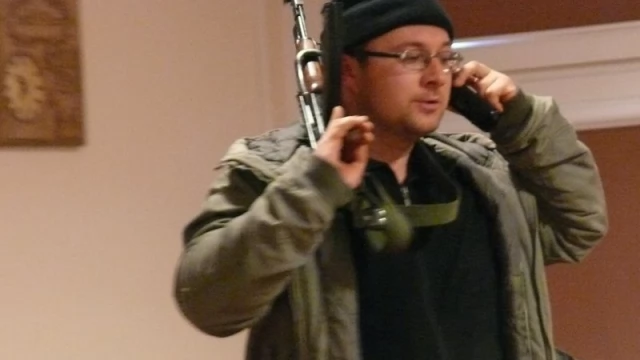 Tczew - 2,5 kilograma trotylu i kałasznikow - "rycerz nocy" sterroryzował pracowników starostwa