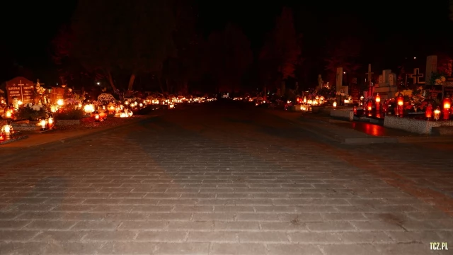 Tczew - Cmentarz nocą z dnia 1.11.2016 - godz. 23 [FOTO] [bez komentarza]