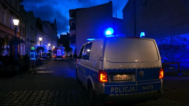 Tczew - Ale wieje! Runął fragment ściany budowanej kamienicy [WIDEO]