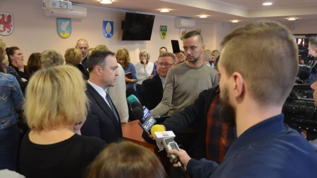 Tczew - Gorąca dyskusja o zamiarze likwidacji dwóch szkół. Urzędnicy uspokajają, że zwolnień nie będzie