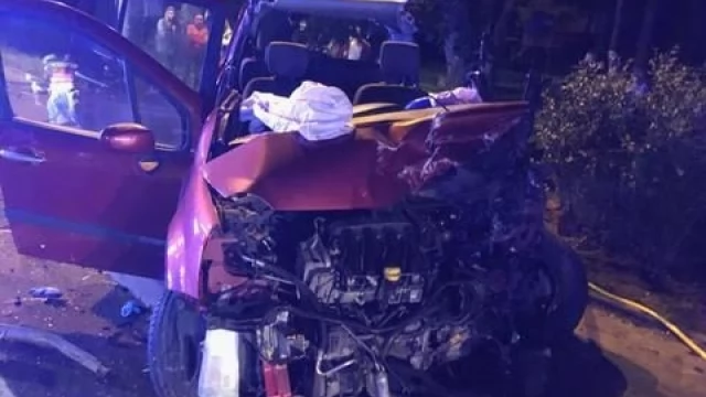 Tczew - Gręblin. Strażacy uwalniali zakleszczone ofiary wypadku