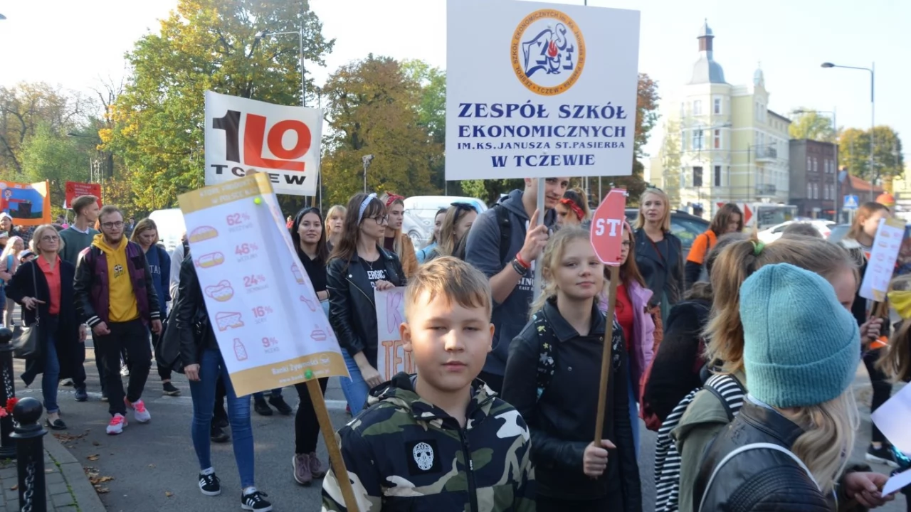Tczew - Manifest przeciwko marnowaniu jedzenia w Tczewie