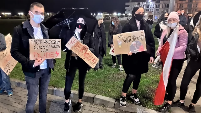 Tczew - Tczewianie znowu wyszli na ulice. #StrajkKobiet [WIDEO]