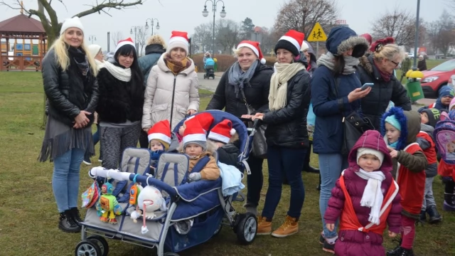 Tczew - Dzieci z Tczewa dostały na Mikołajki plac zabaw