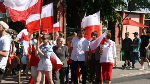 Tczew - Majówka - "Hallerówka". Gimnazjaliści świętowali