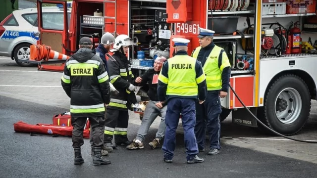 Tczew - A1. 15 osób rannych, uszkodzony dystrybutor z gazem. Na szczęście to ćwiczenia