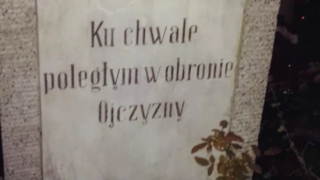 Tczew - Narodowcy posprzątali groby bohaterów
