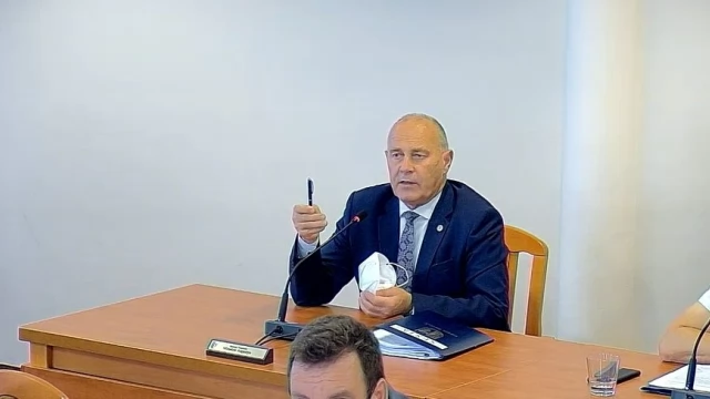 Tczew - Starosta tczewski, Mirosław Augustyn pozostaje na stanowisku. Wielogodzinna sesja Rady Powiatu