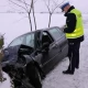 Tczew - Volkswagen uderzył w drzewo