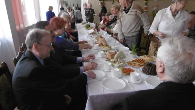 Tczew - Mieszkańcy Suchostrzyg spotkali się na wielkanocnym śniadaniu