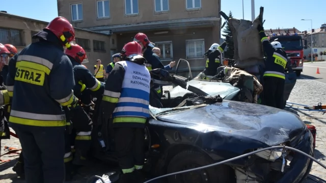 Tczew - Wypadek, ale nie ma łączności... Na szczęście to tylko ćwiczenia