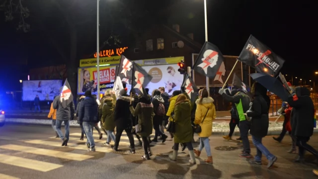 Tczew - Po ograniczeniu praw aborcyjnych kolejne protesty na ulicach Tczewa