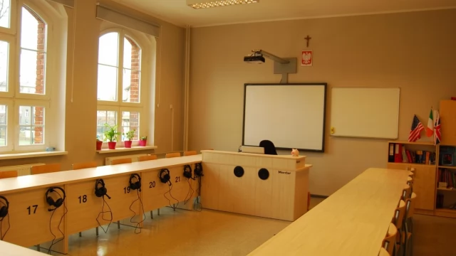Tczew - Gimnazjum w Gniewie w remoncie. Wiele prac wykonali sami pracownicy