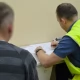 Tczew - Napad na sklep w Gniewie! Mężczyzna uzbroił się w nóż i czapkę z otworami na oczy