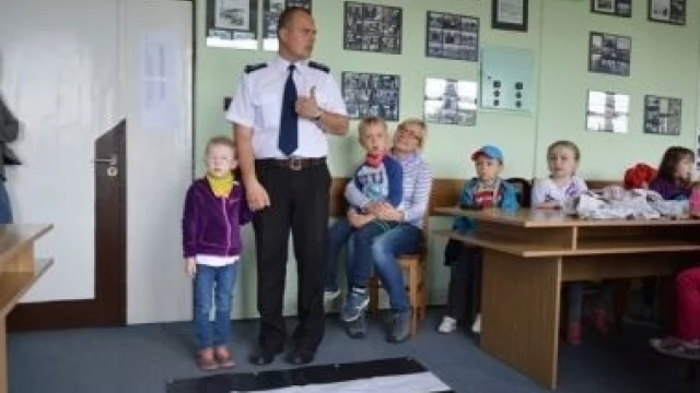 Tczew - Przedszkolaki na komendzie uczyły się zasad bezpieczeństwa