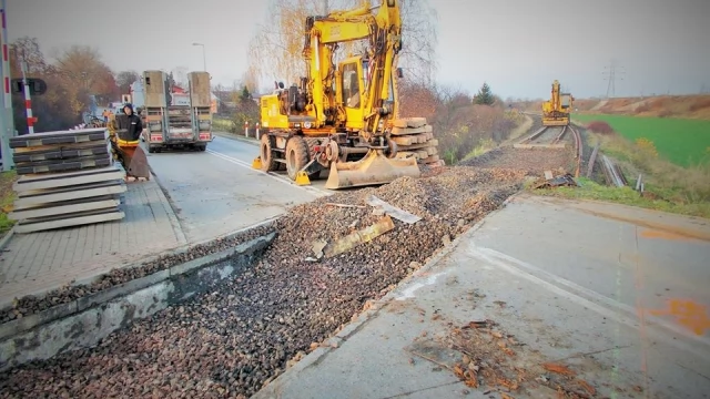 Tczew - 70 wymienionych podkładów, nowe szyny i odnowiony dojazd na Malinowskiej