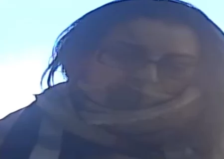 Tczew - Policjanci poszukują kobiety mogącej mieć związek z kradzieżą portfela i wypłatami z bankomatu [WIDEO]